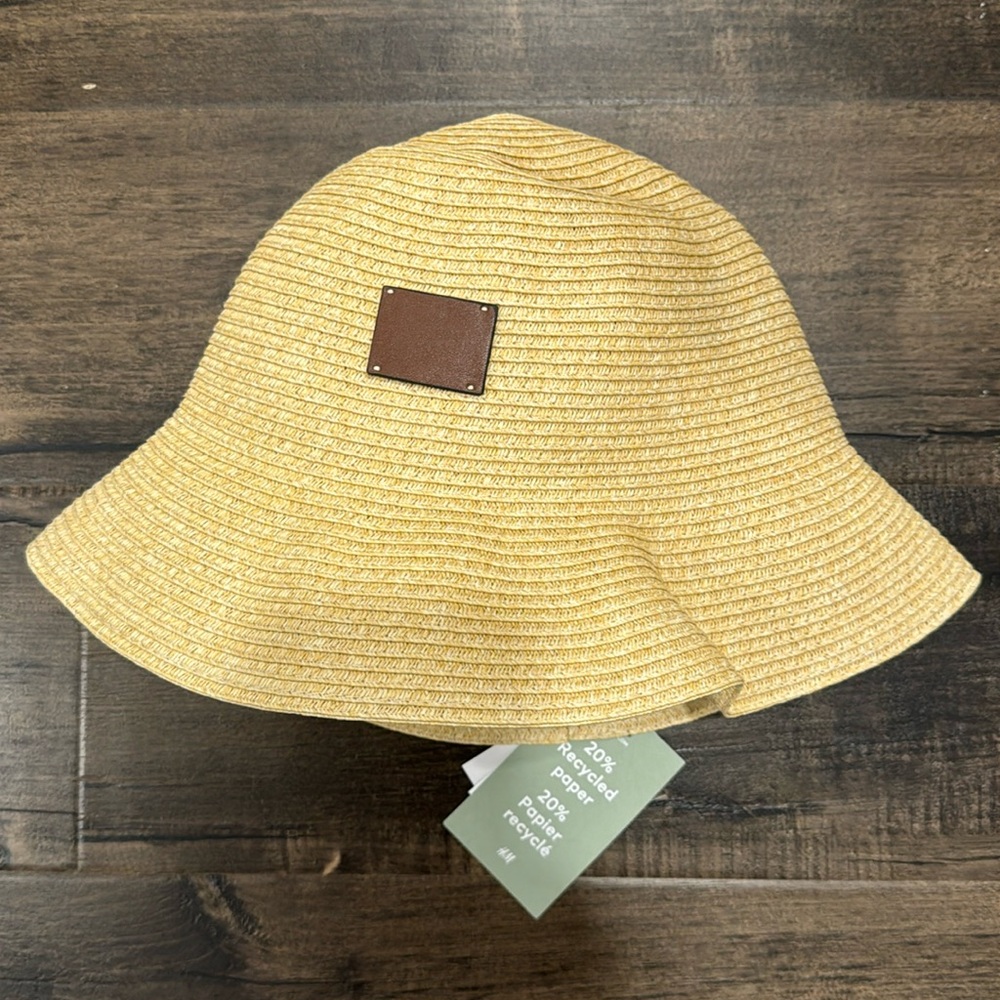 H and M bucket hat